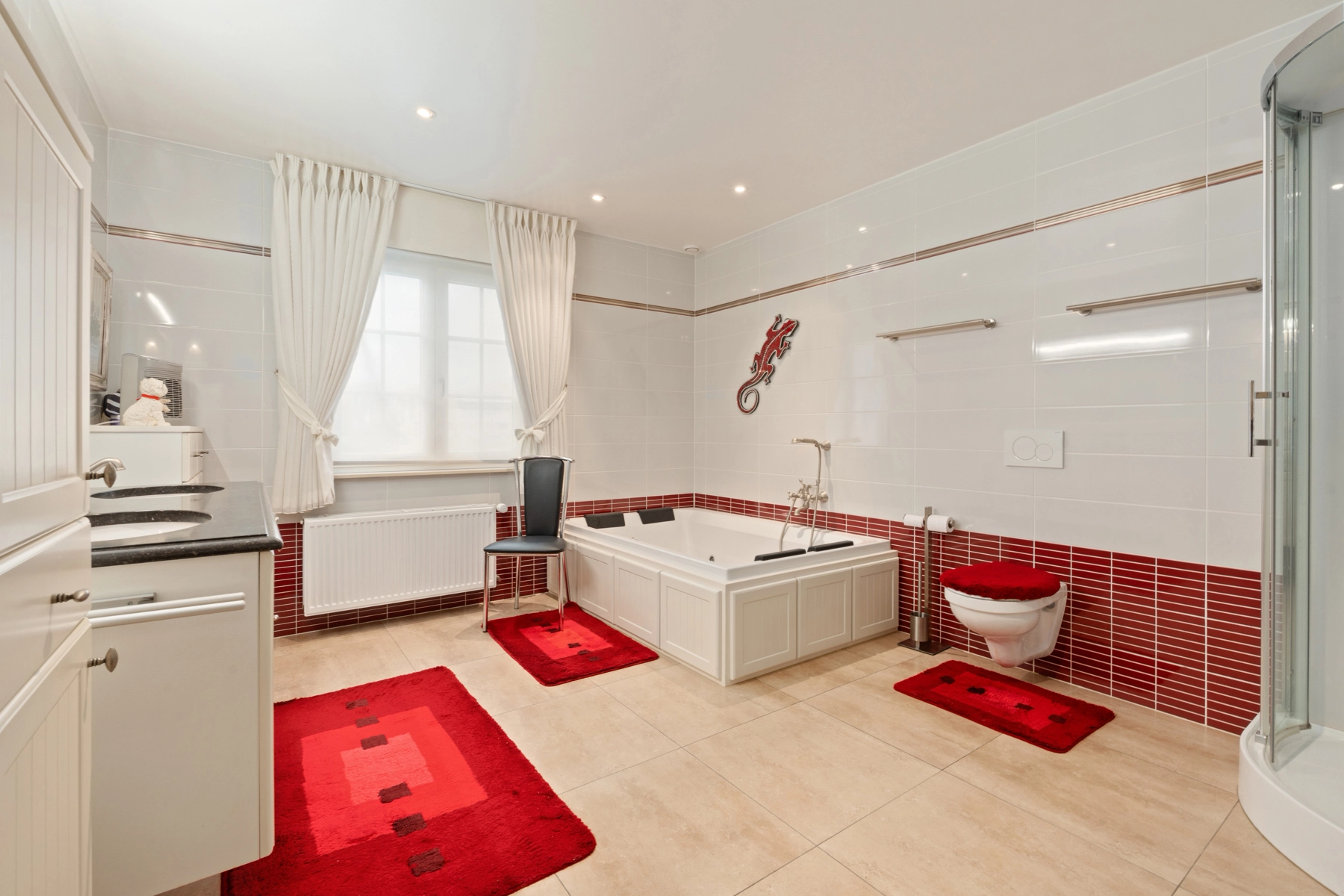 349b3ba0b2f34708a6b115545d10dc10 photo