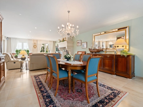 cf3429bbec1940ed999aaf164ca142b3 thumbnail