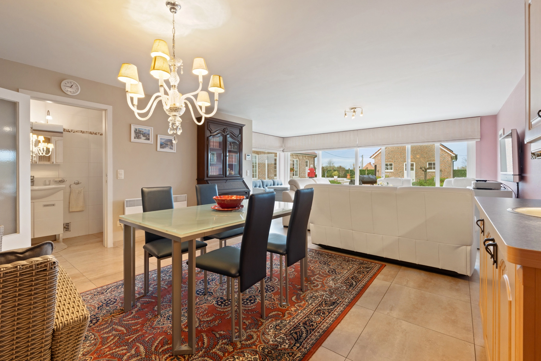 e1c5a8f0dfdc4f96914107d6a88f2012 photo