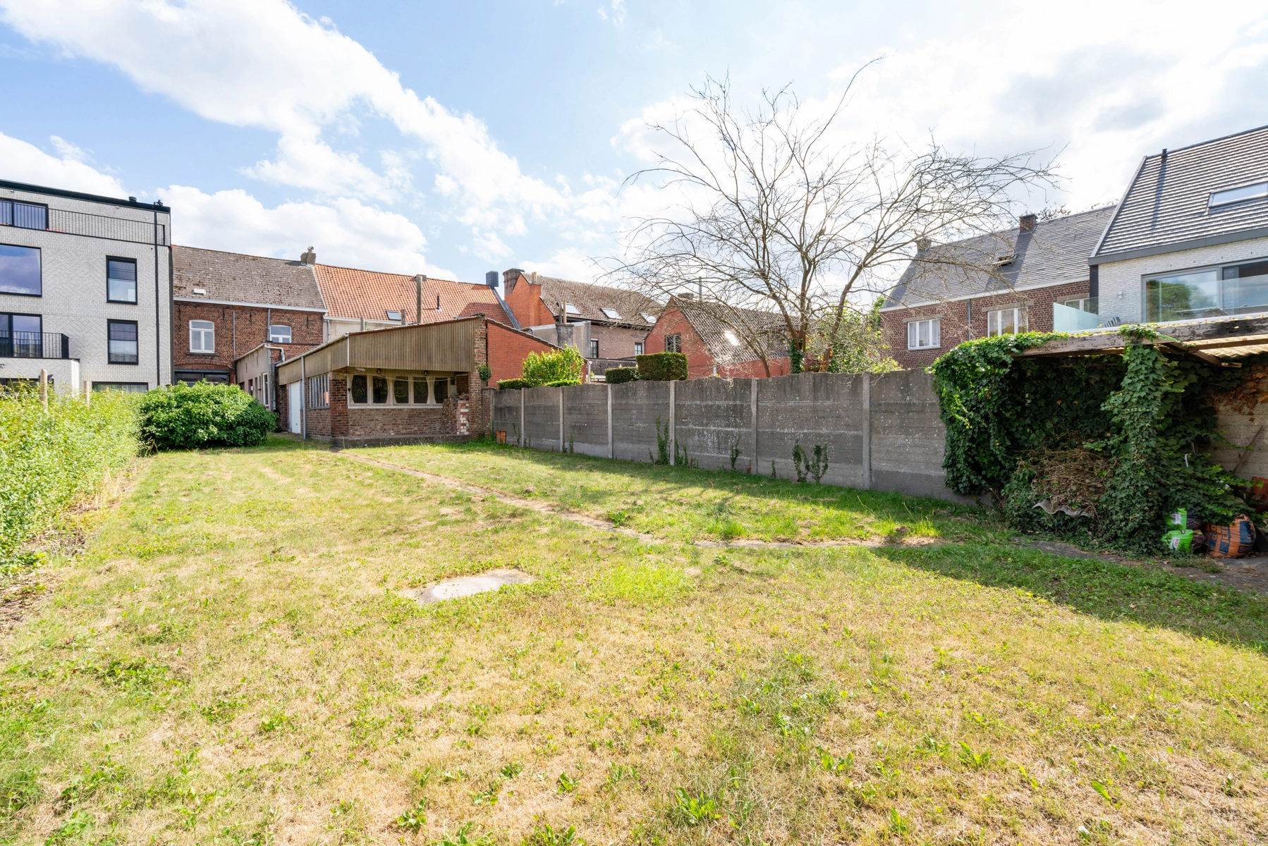 1124282dc58f4b1fb5b28444ed797342 photo