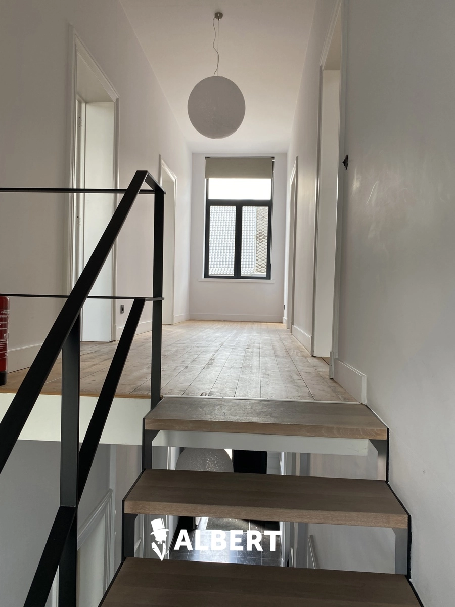 ec6533508c024d87869d69ed8c5bd798 photo