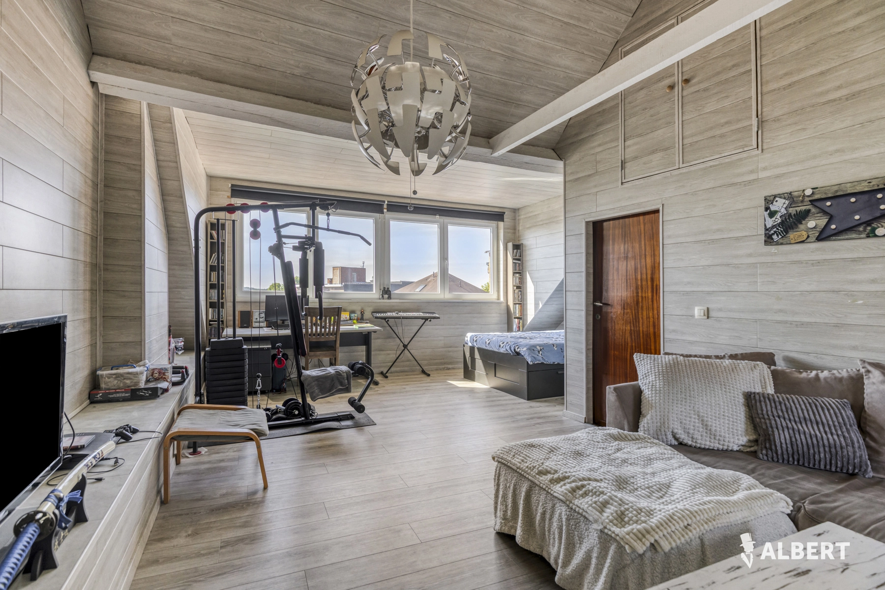 3fc7c5bd15634494a2ed4b2ec01a584c photo