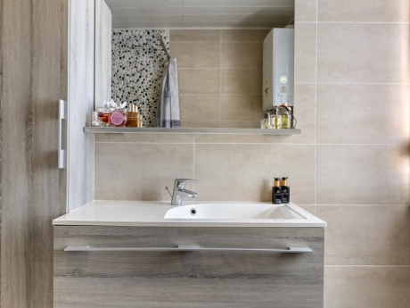 418164a4aa3740f4b90d20e2c7a4da52 thumbnail