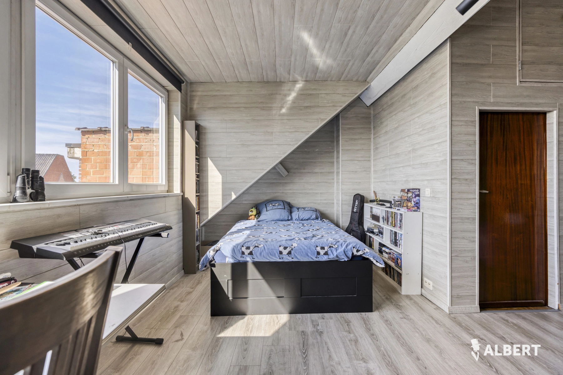 7dc8a13aaa5a464681bf8a99466a63ce photo