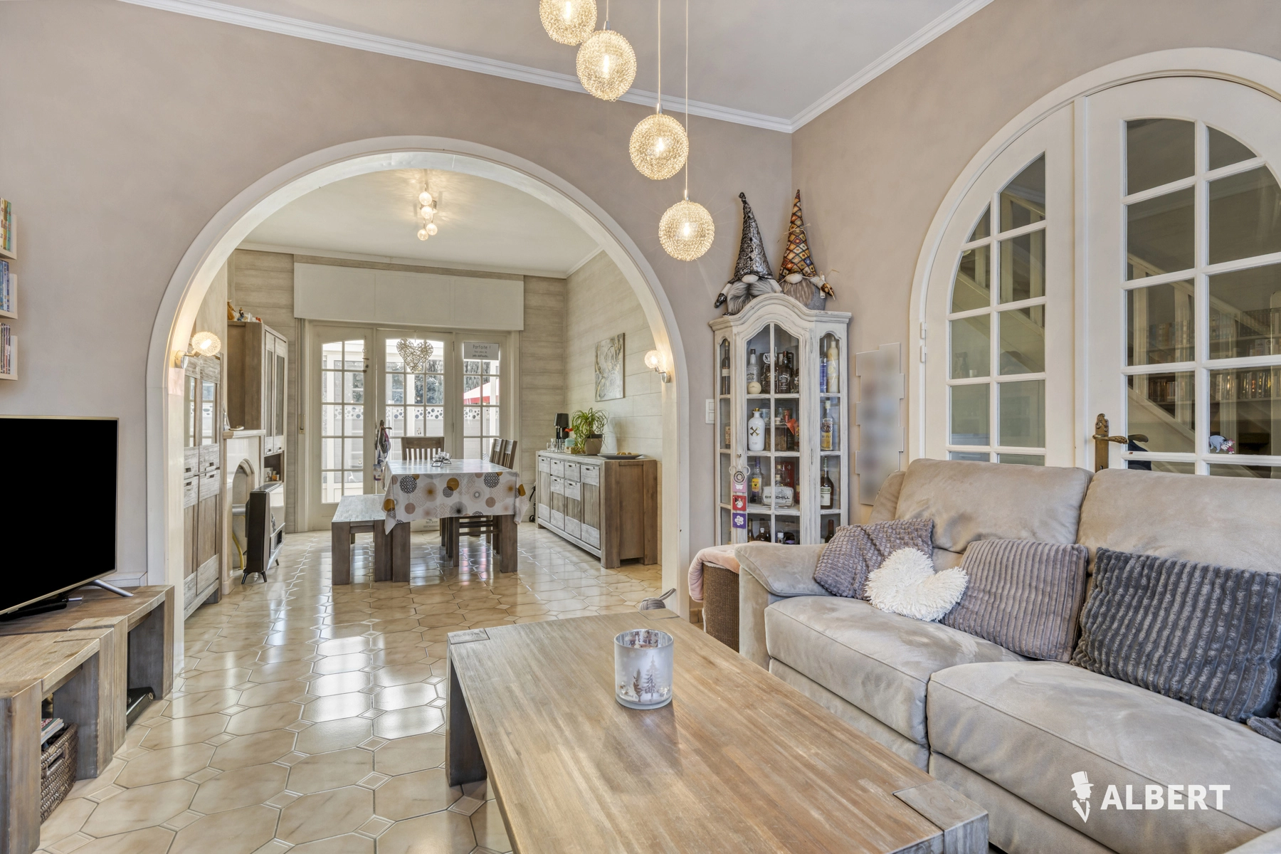 fe55544f57734f7483f7d684342c79d3 photo