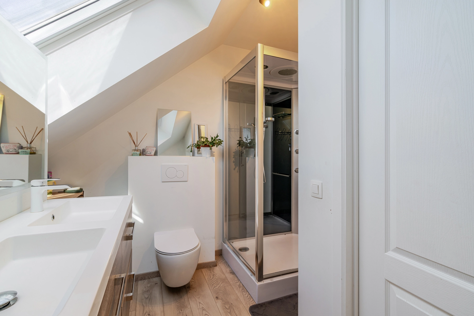 41fd17e9968e4e9685e3749dfee196f2 photo