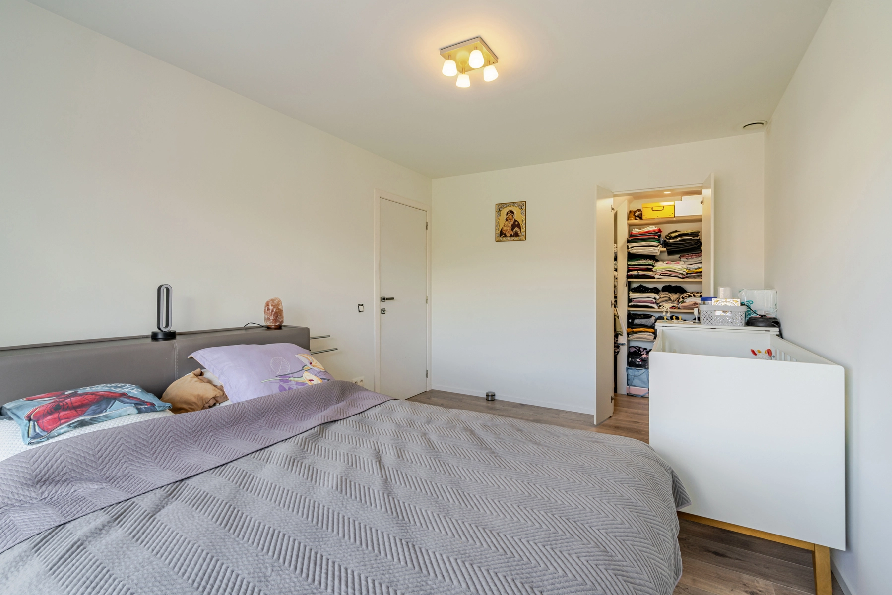 ce483d1ad9d248ee9955646295f1a31f photo