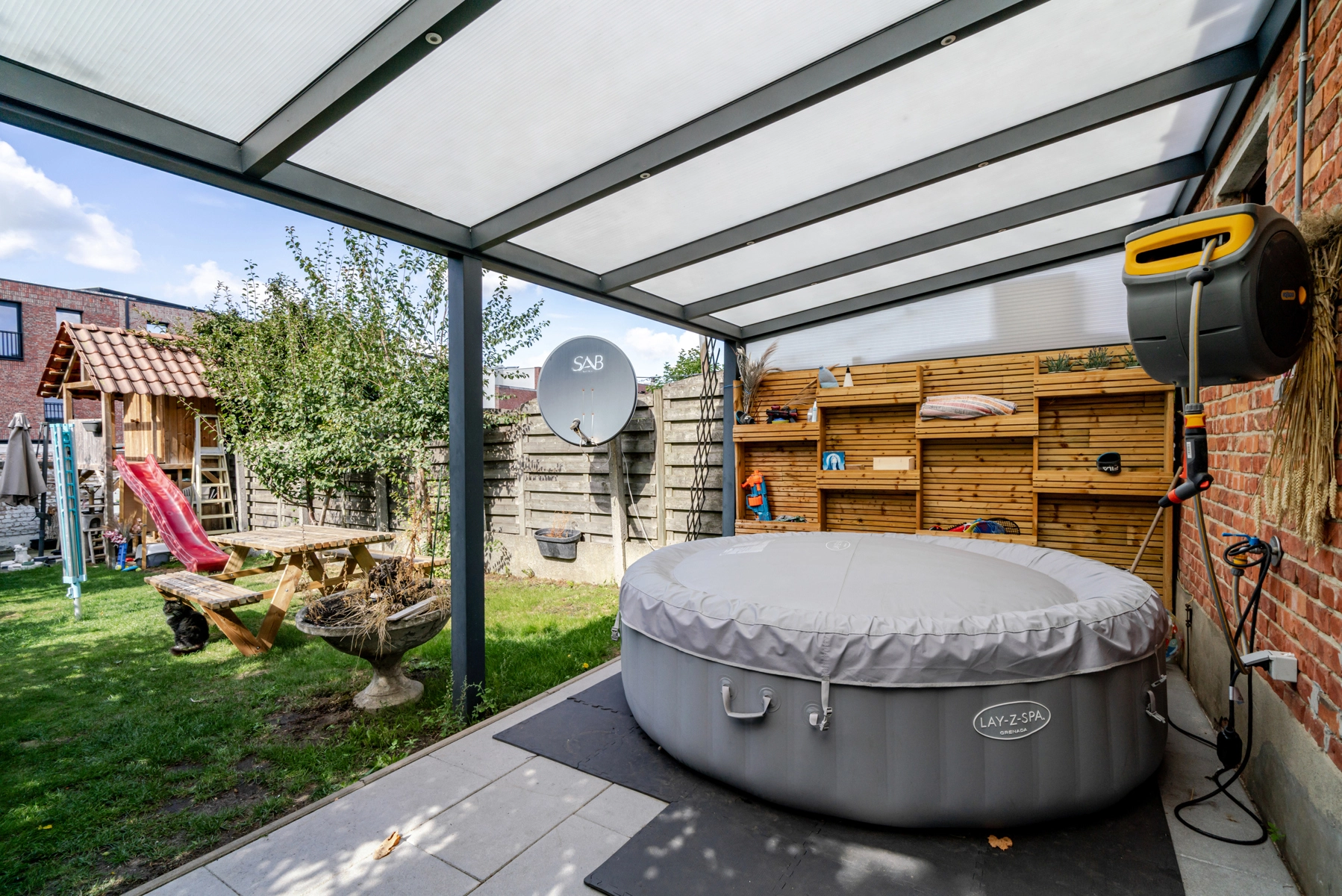 edd57d5ba8144a3092bdfb5809f066c1 photo