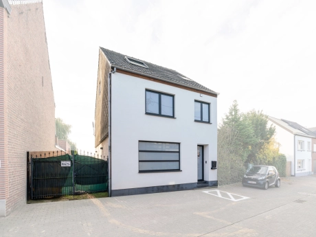 272f6504a591424d8bb0b8e2c2d21e8b thumbnail