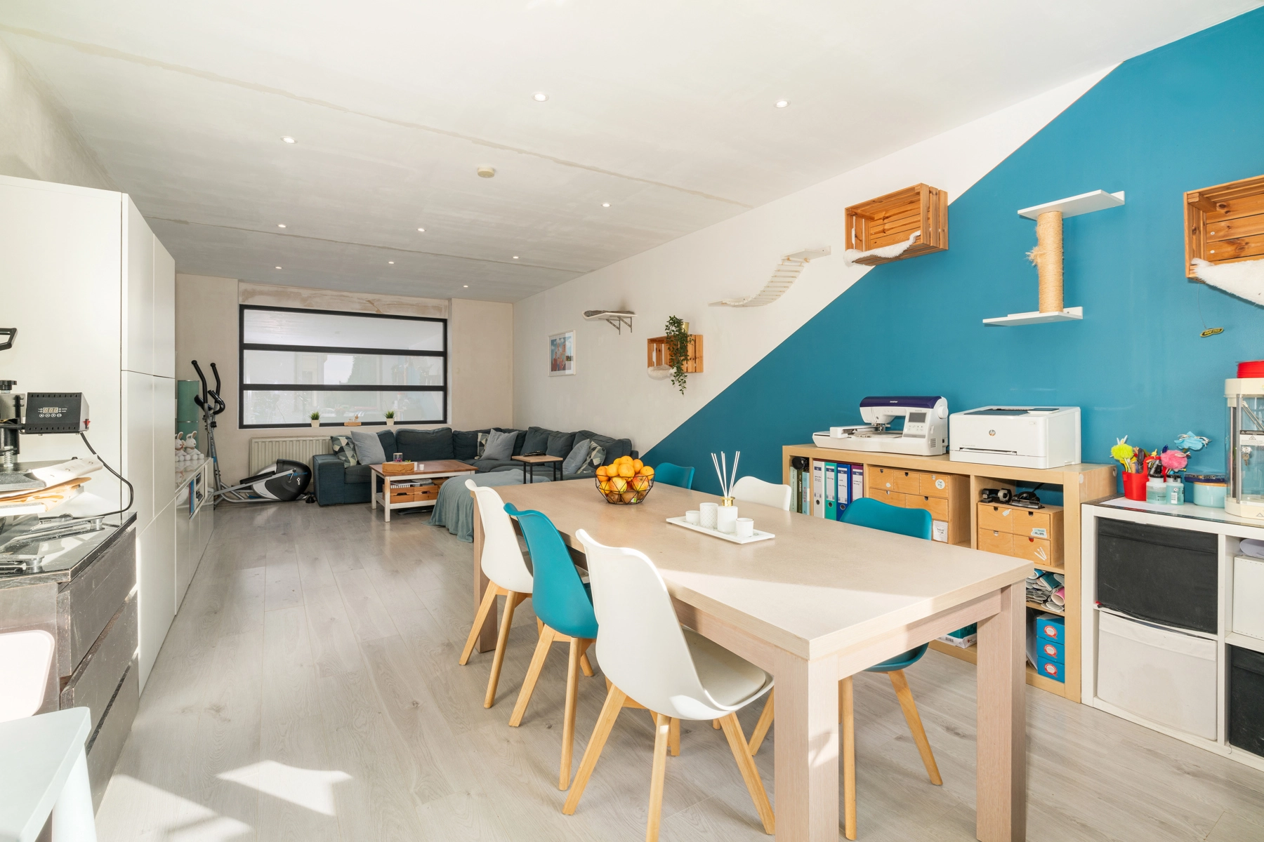 8566a265156346a28f623f3b4eca0ca3 photo