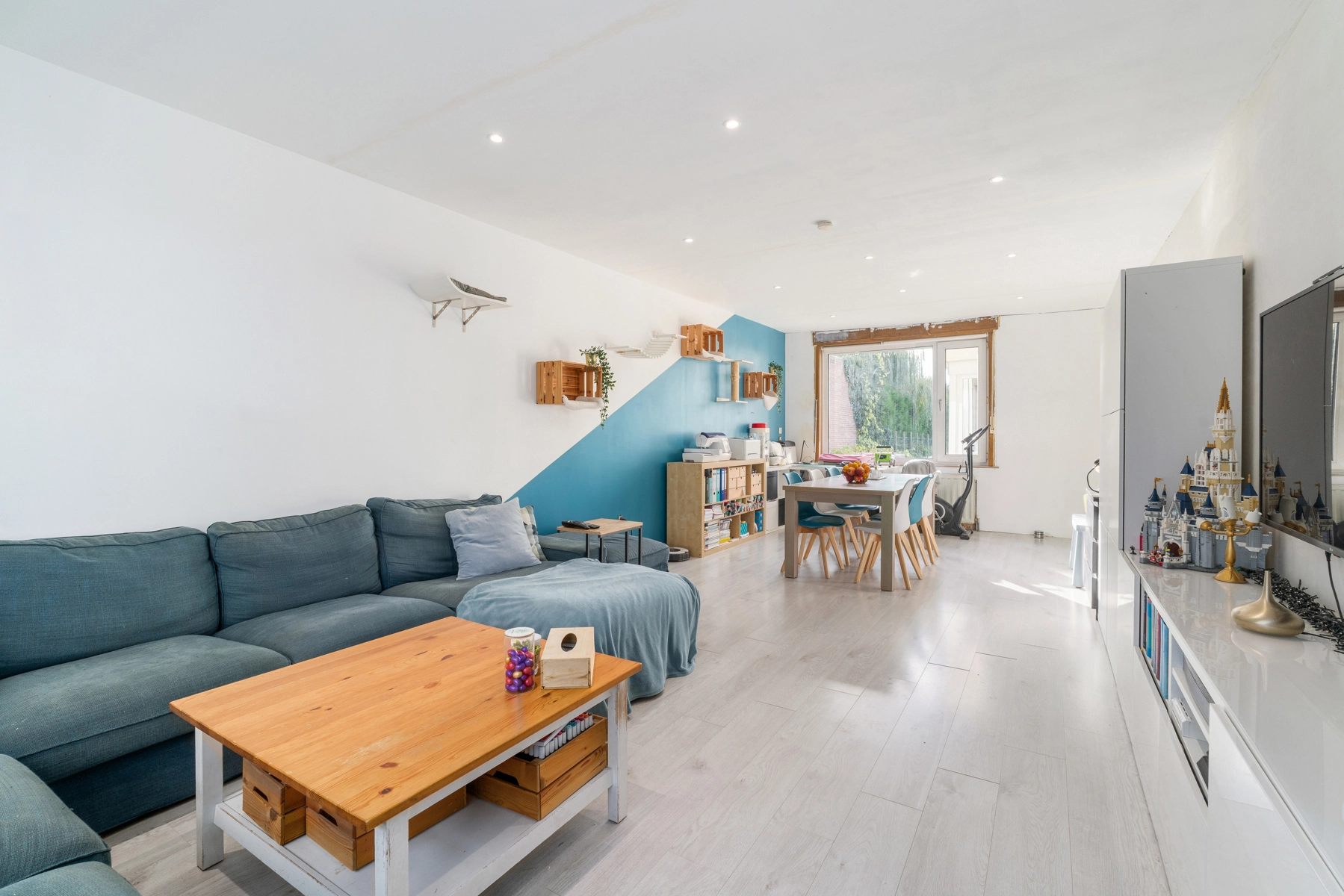 d4f2b440083341d383469b4200a6f030 photo