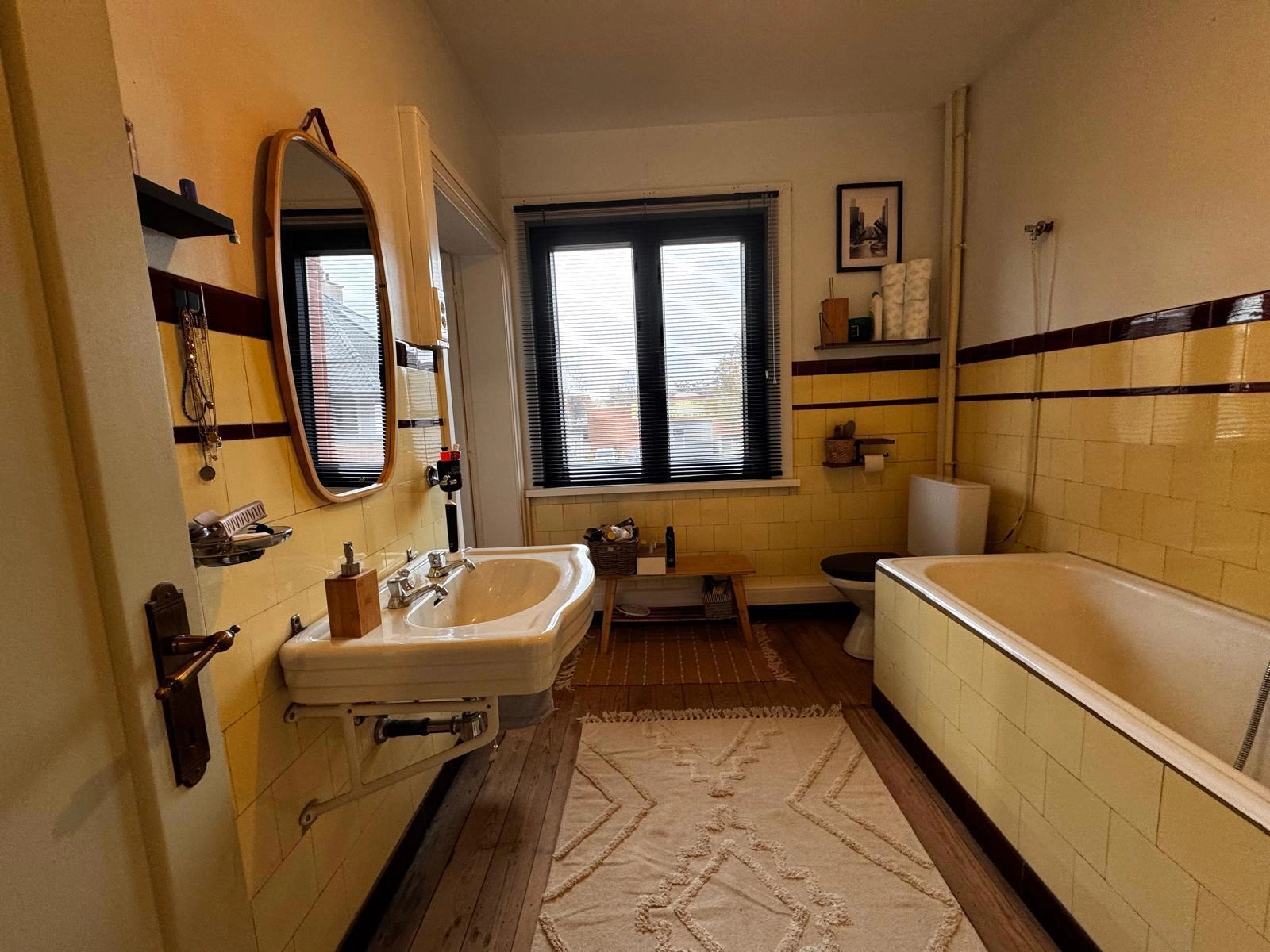 e23b929914364786b257dad448b89440 photo