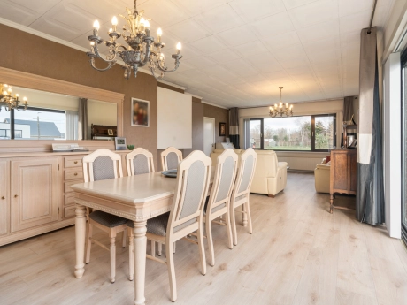 4b9ebc260cf54c9ea6a347e67eb908e1 thumbnail