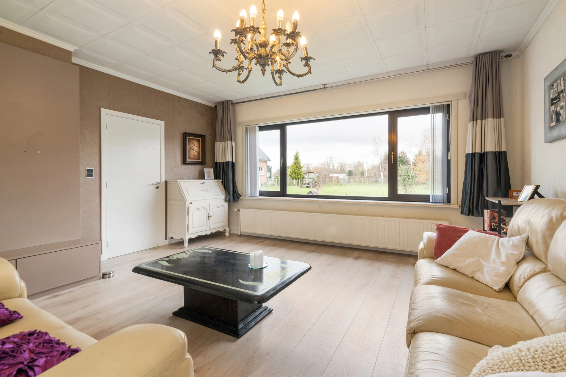 bcca3329bb3e49f68ffbe1c3f029c94c photo