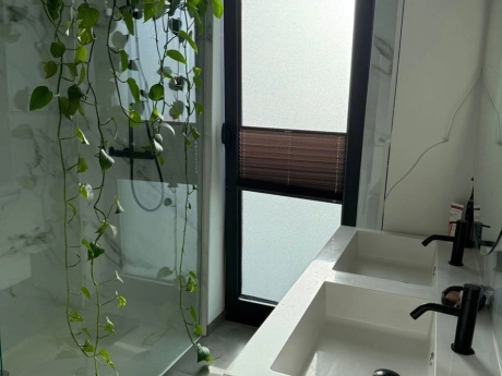 bee3622d44ae4efd87764b6c365cd761 thumbnail