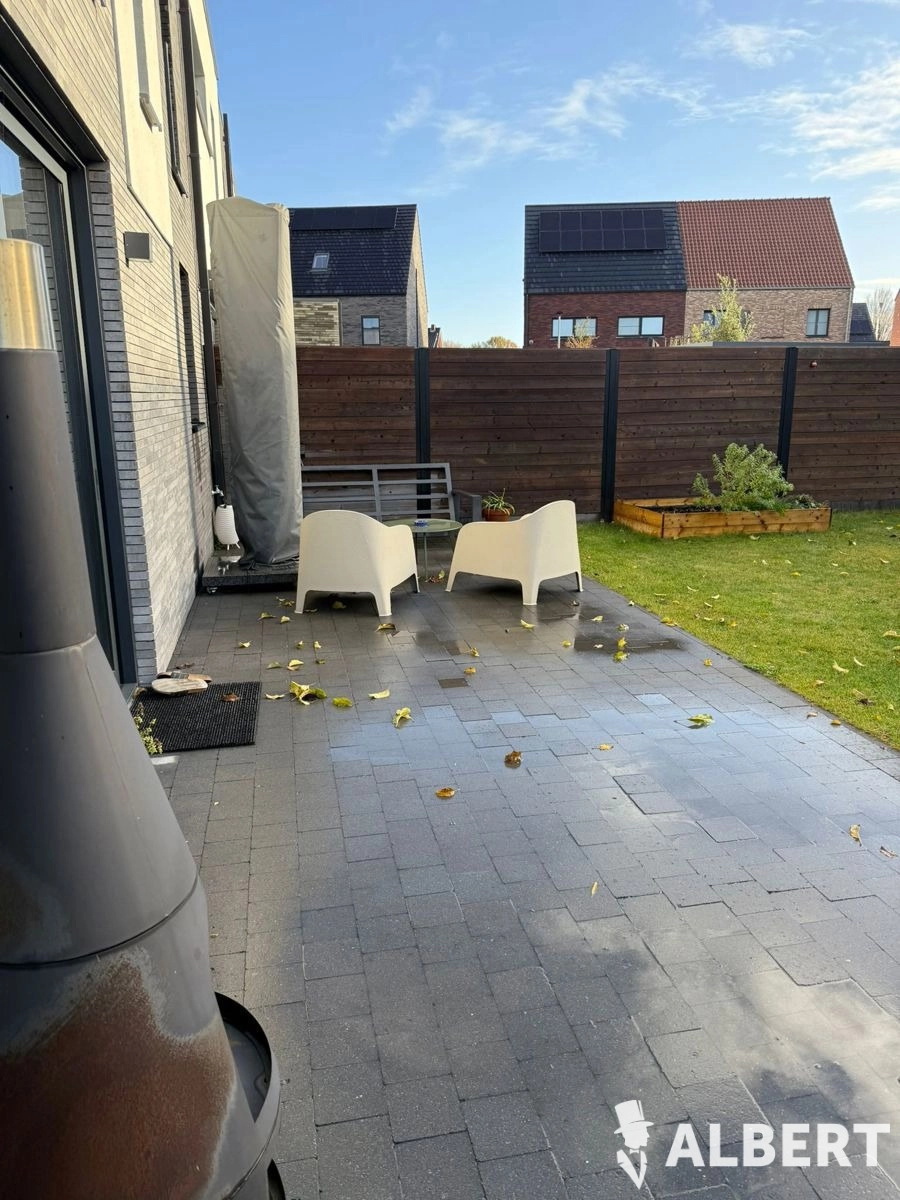 ed5dd75597ec4f32a461bf99a84deb62 photo