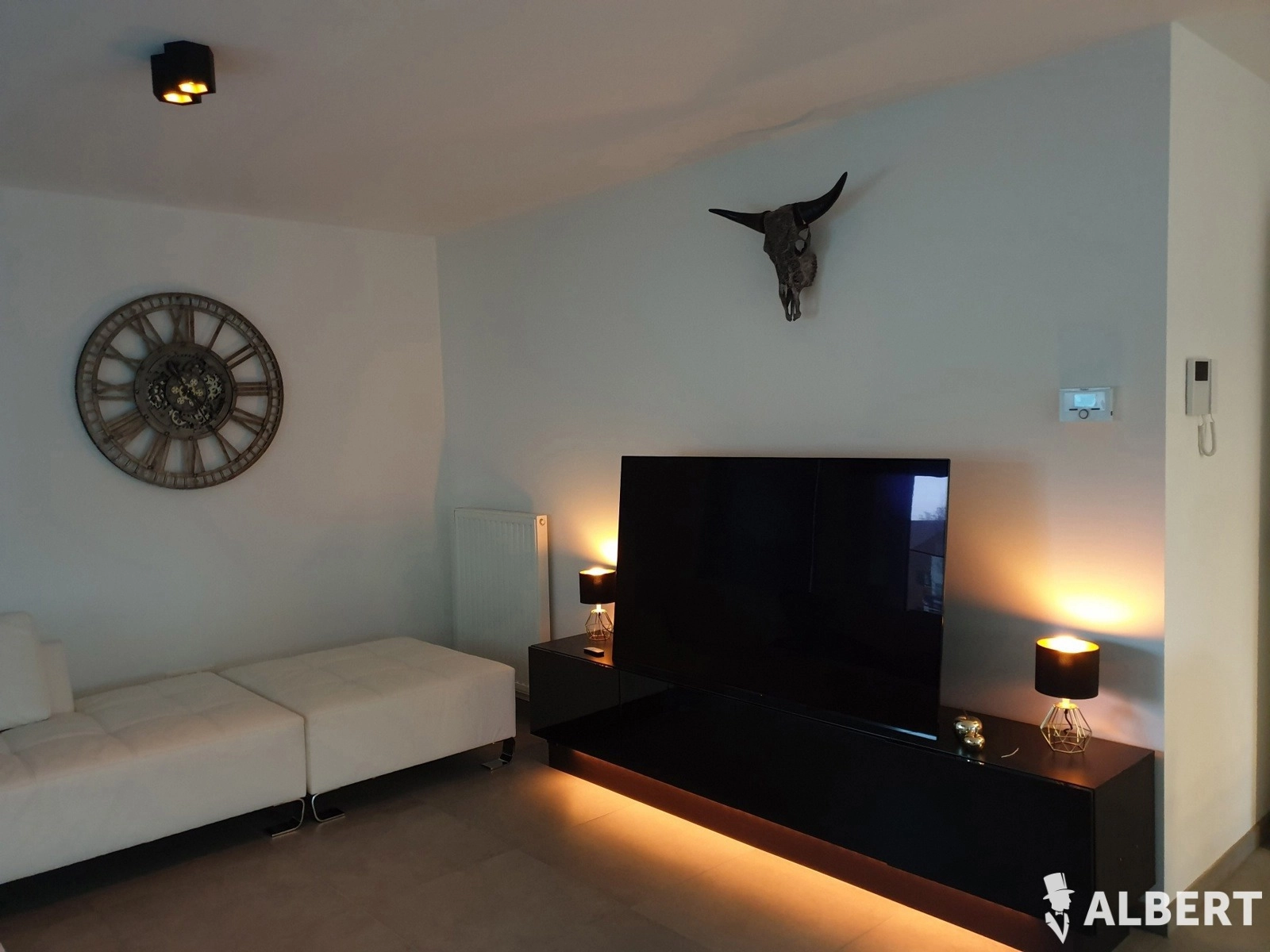 f97ba9e6943e4e8fa8003442fab30dc7 photo