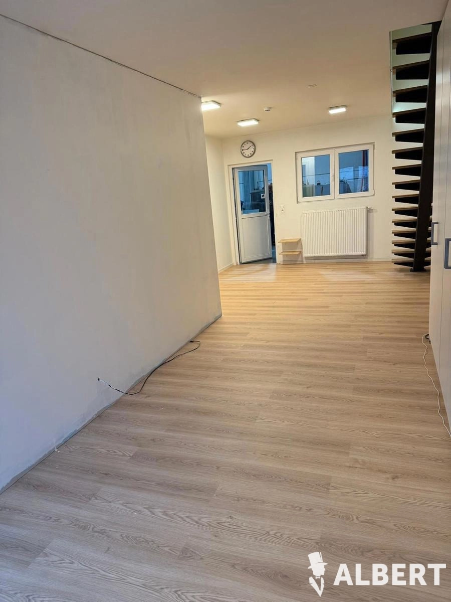 17a53fc7eec9488b8c4a6d5037c41514 photo