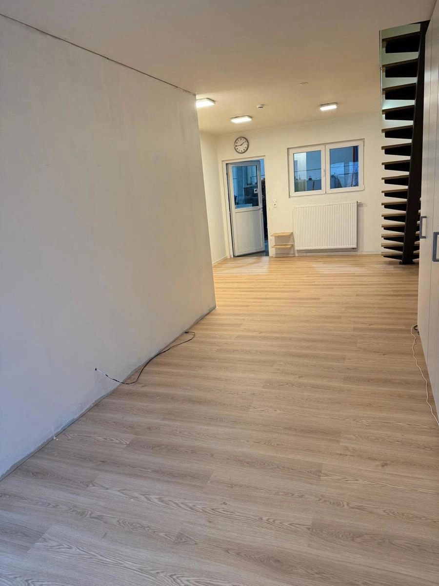 32f83ba6907e4797ba1cb6e286e86b4f photo