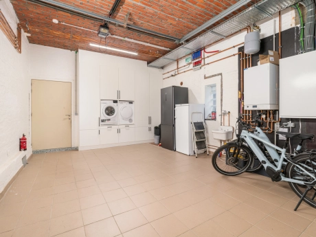 04023c4ce19944a8b35a5a9c594586cc thumbnail