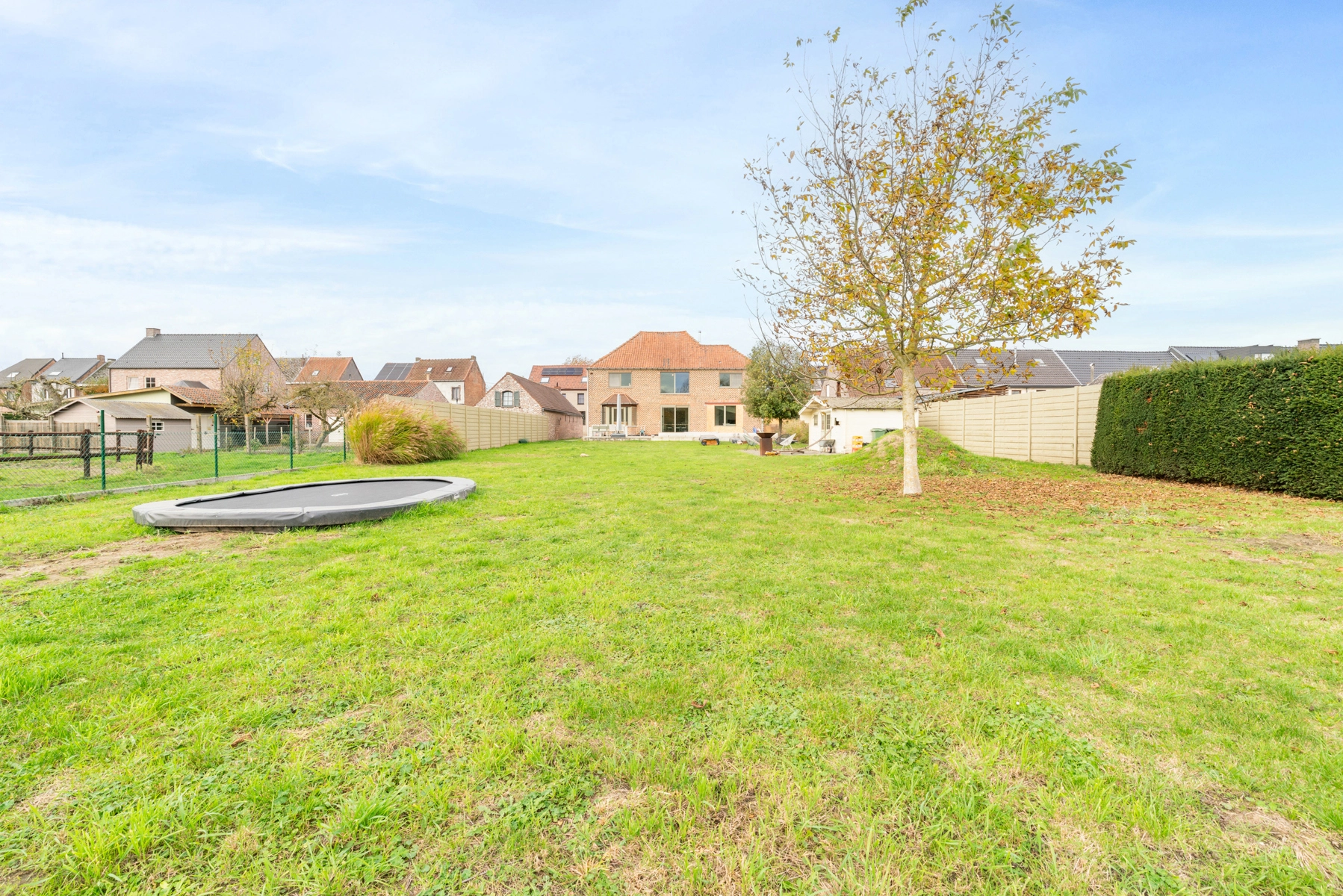 4b73f25884034ec59949cb0c46ddb16c photo