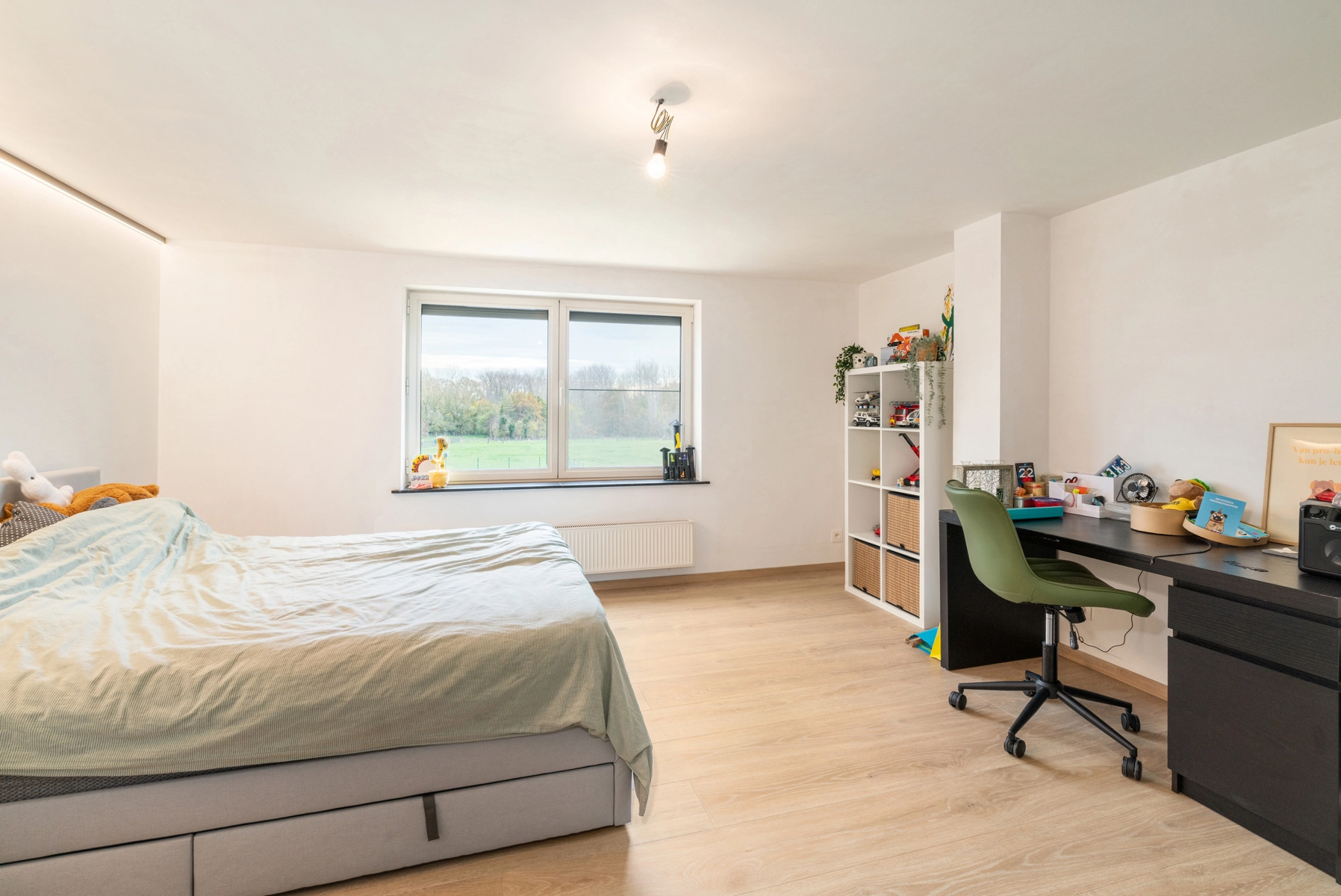 9e64da62d34447c4a9c1c2d3e128d668 photo