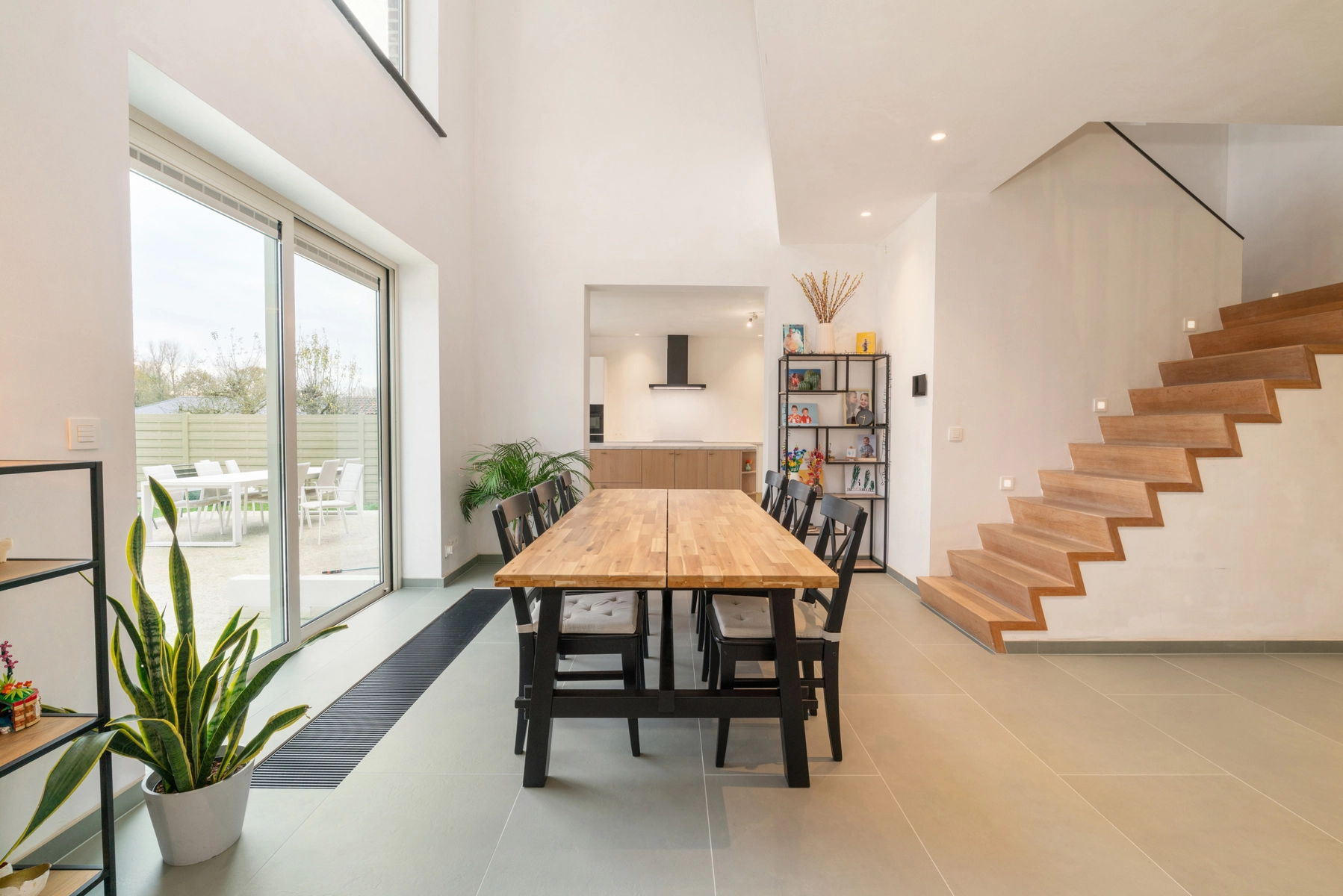 aadc94564b6e4fc79a882ddde633d025 photo