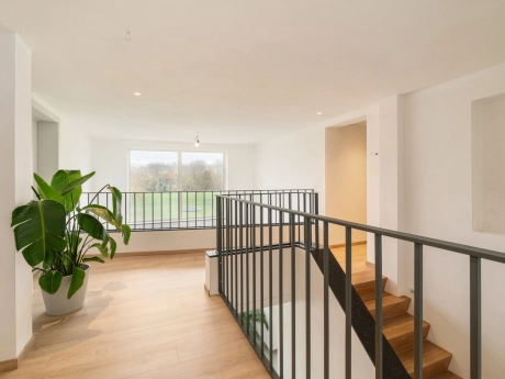 b5dc3bb637594d86ac37bb9bdf99f7c5 thumbnail