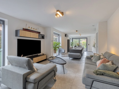 647c04963f8048eab7a0fff08362197d thumbnail