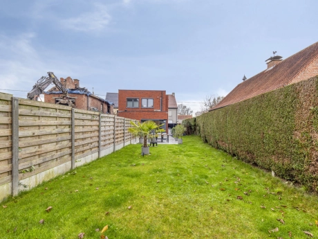 d76ec1138cbc4f06a902b5604f853fe7 thumbnail