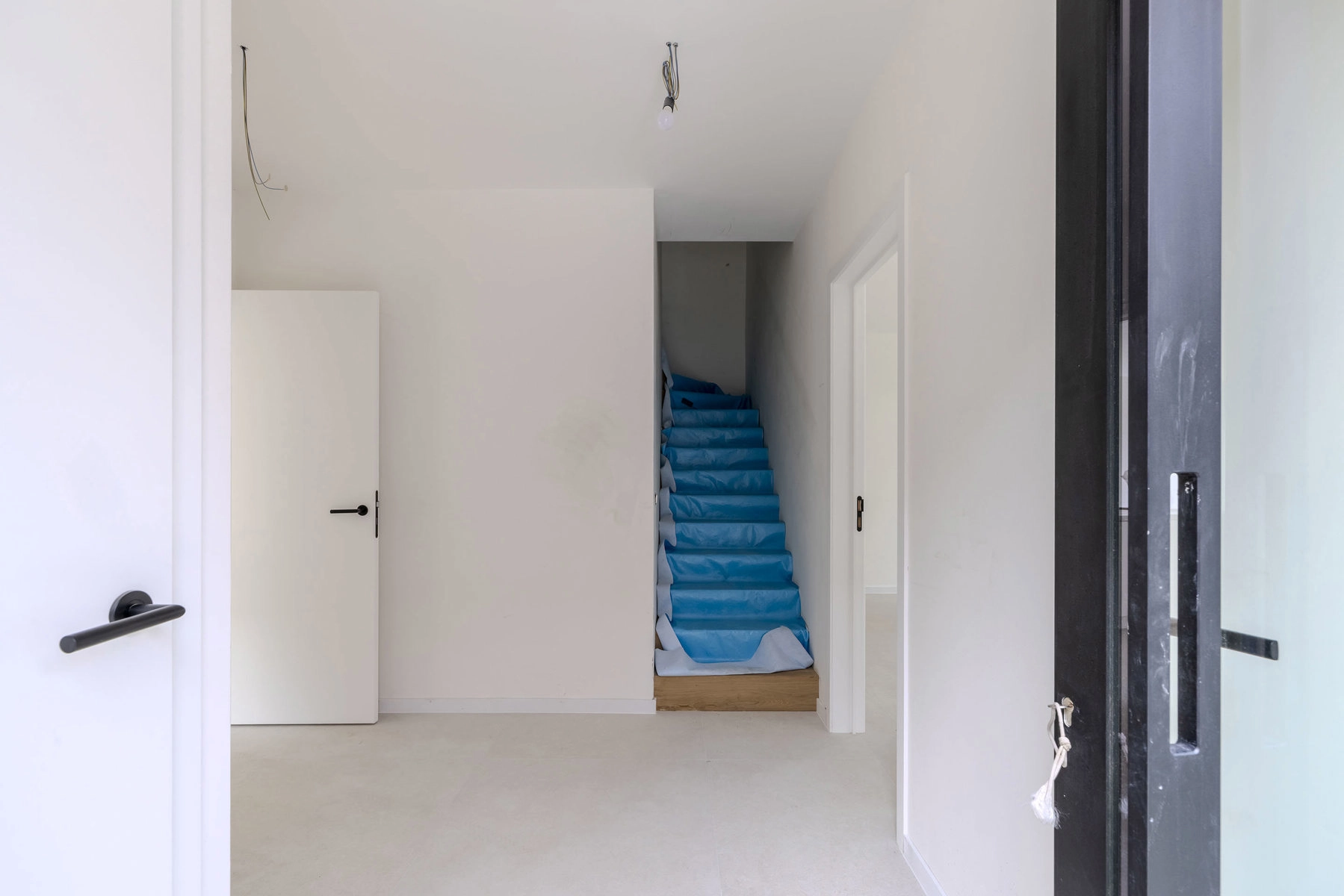 26063e5526c5449398ca21dd9a845bdd photo