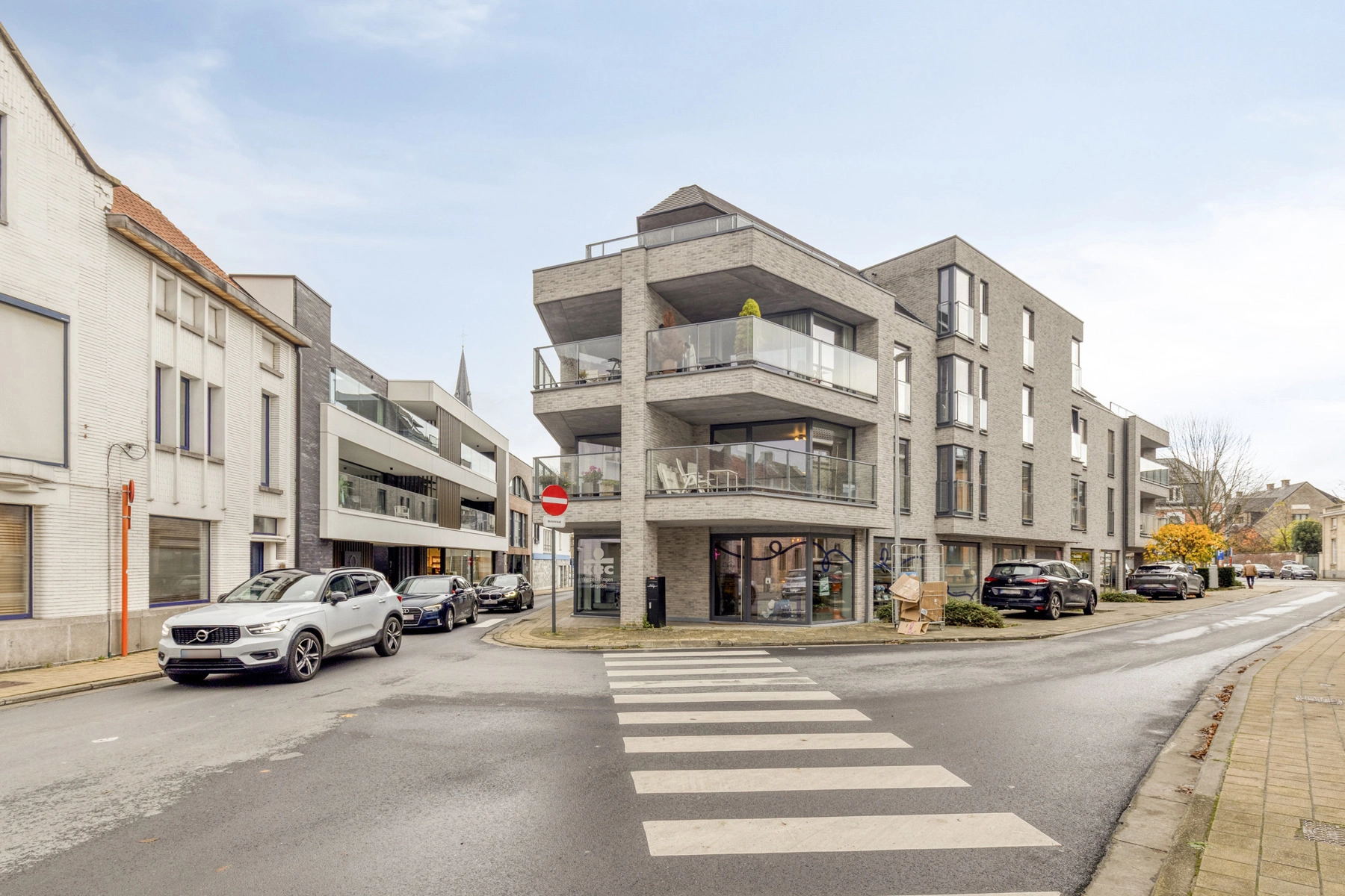 b3e166a3e44241a7b495723e566bb22a photo