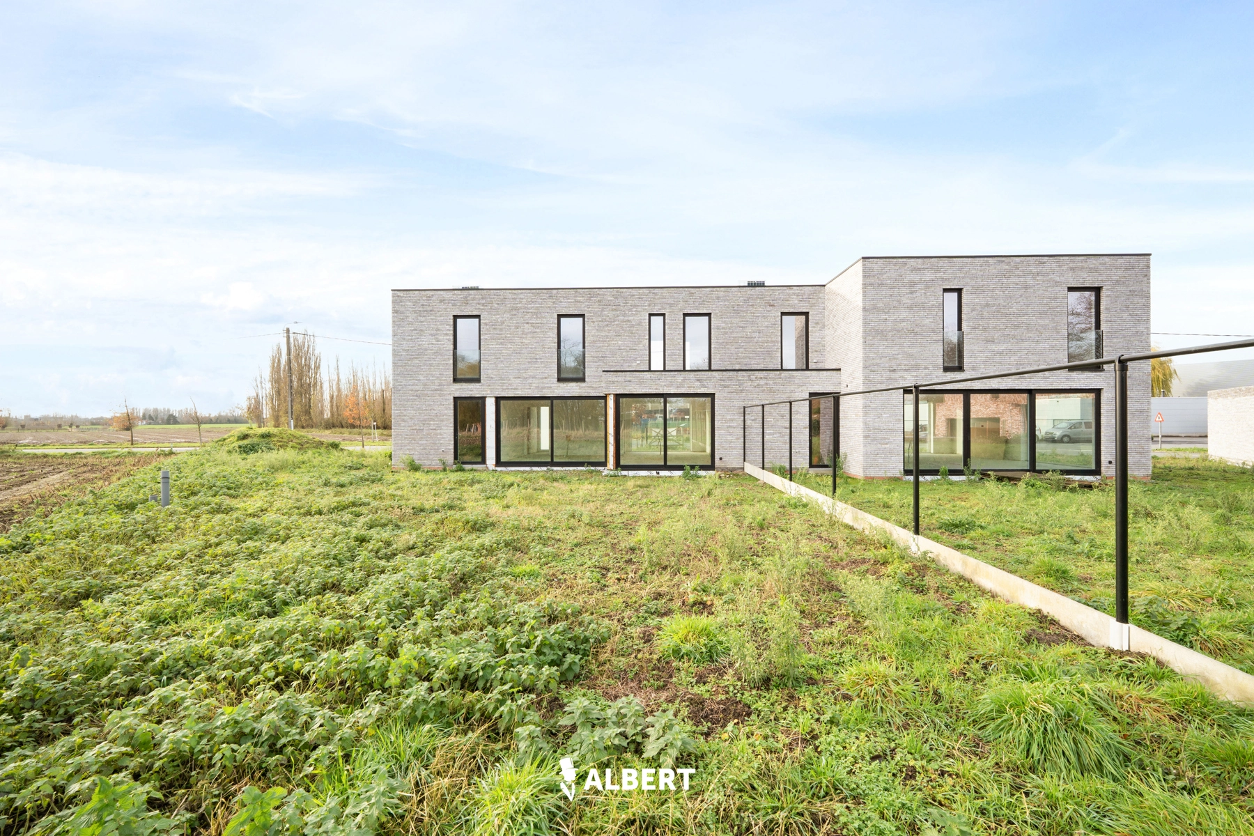 d0d8061dcef74bfc8918ae7f1aaf4157 photo