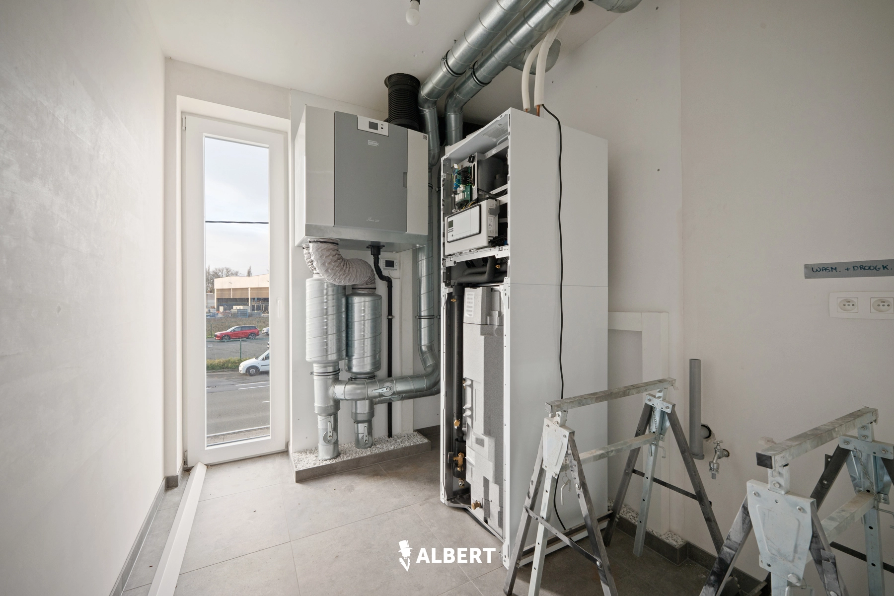 2b1d09696f8e4c738596f6eee6a686a7 photo