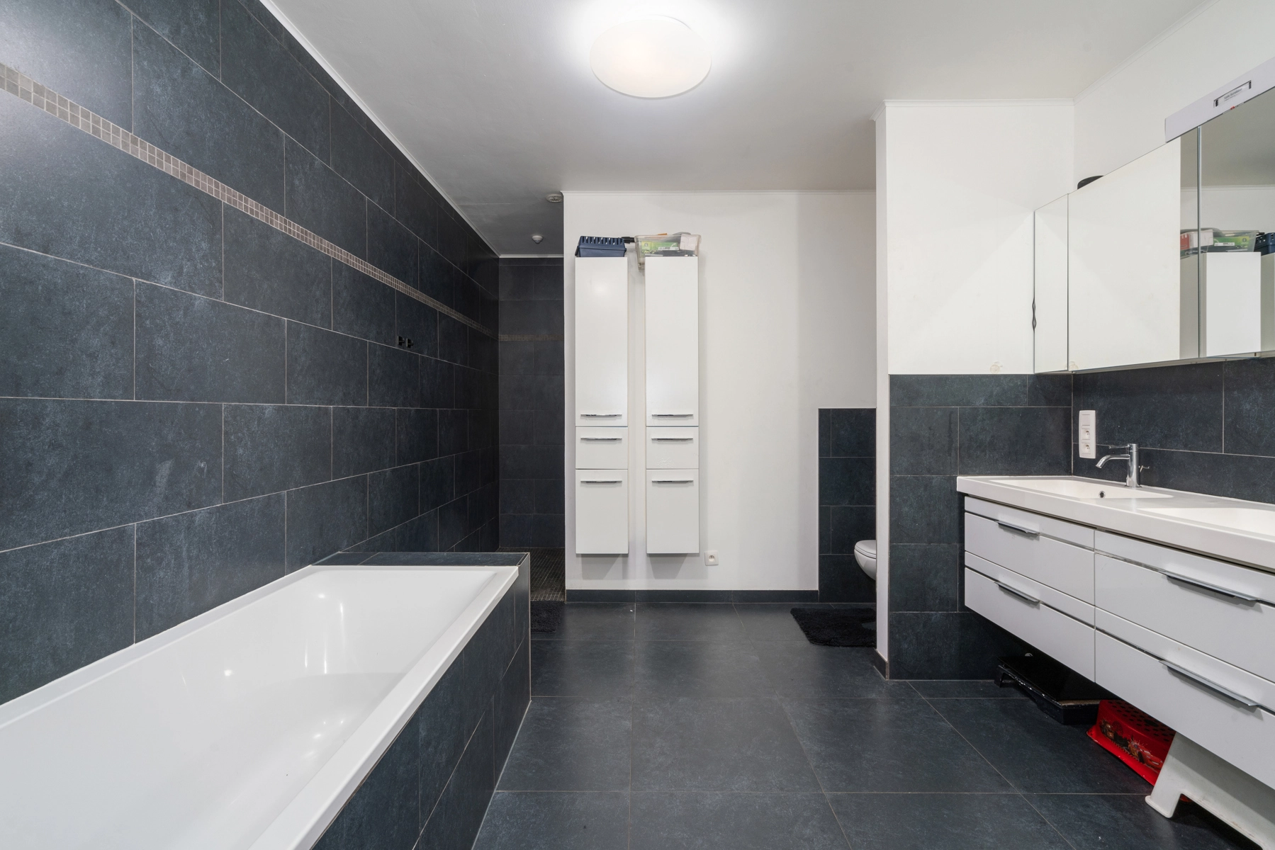 b2602876783048f08a742276b2aa0c58 photo