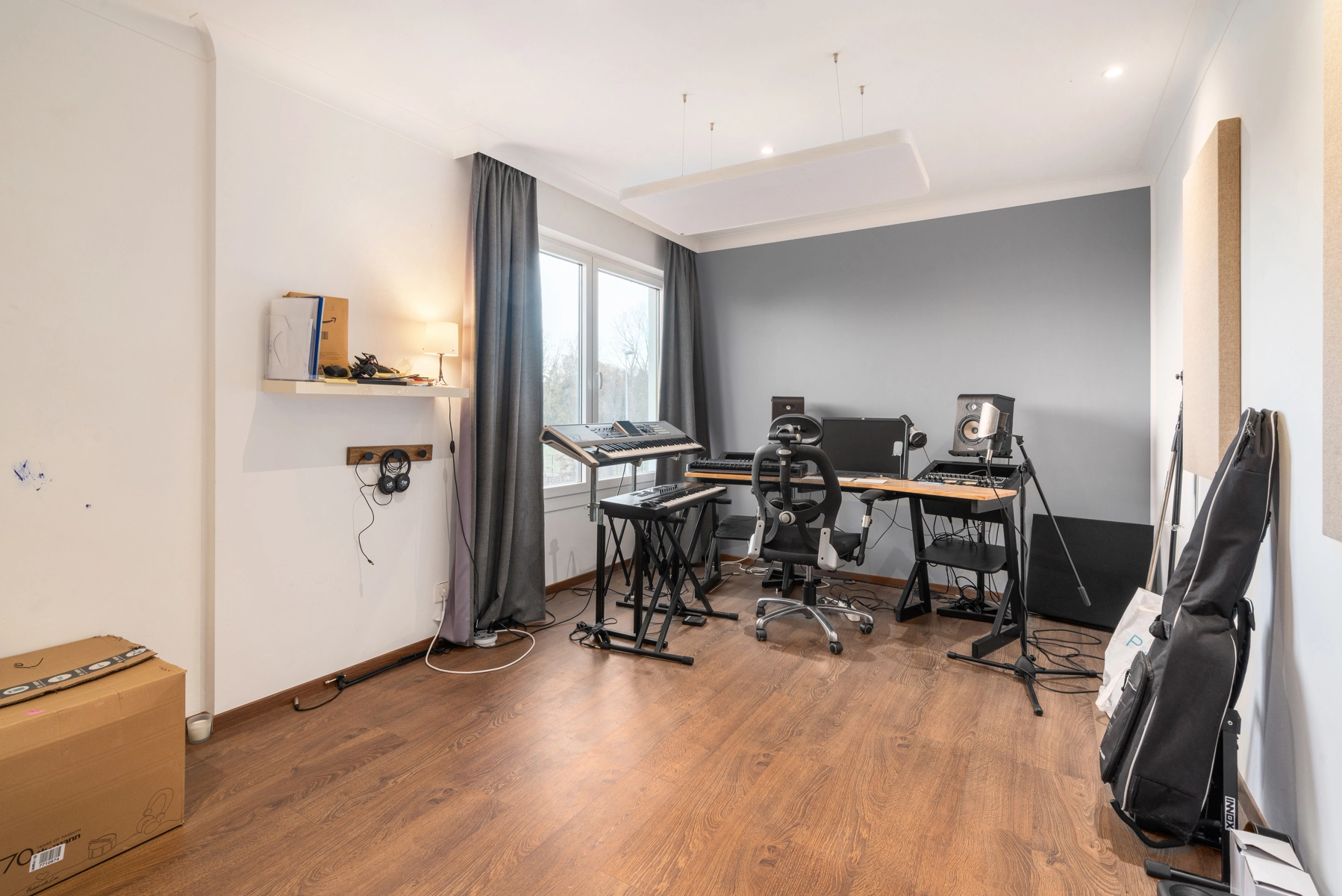 bca51a6bfcf94b6e9386f9a1f13e4faf photo