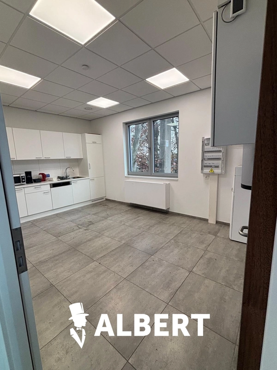 6c09616f6dc34d919e1dcf6db616bd24 photo