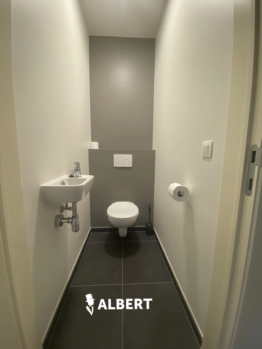 0f6256d41d0b4e9db838007e7a0caa11 photo