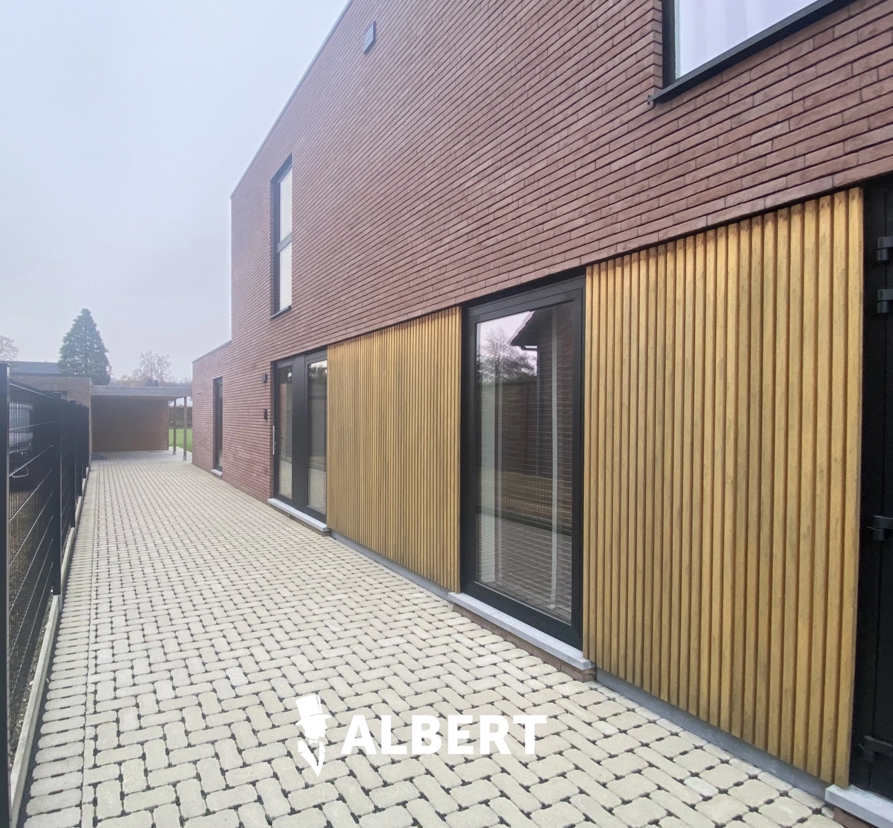 45e70f21ea544365afb624371f64e65e photo