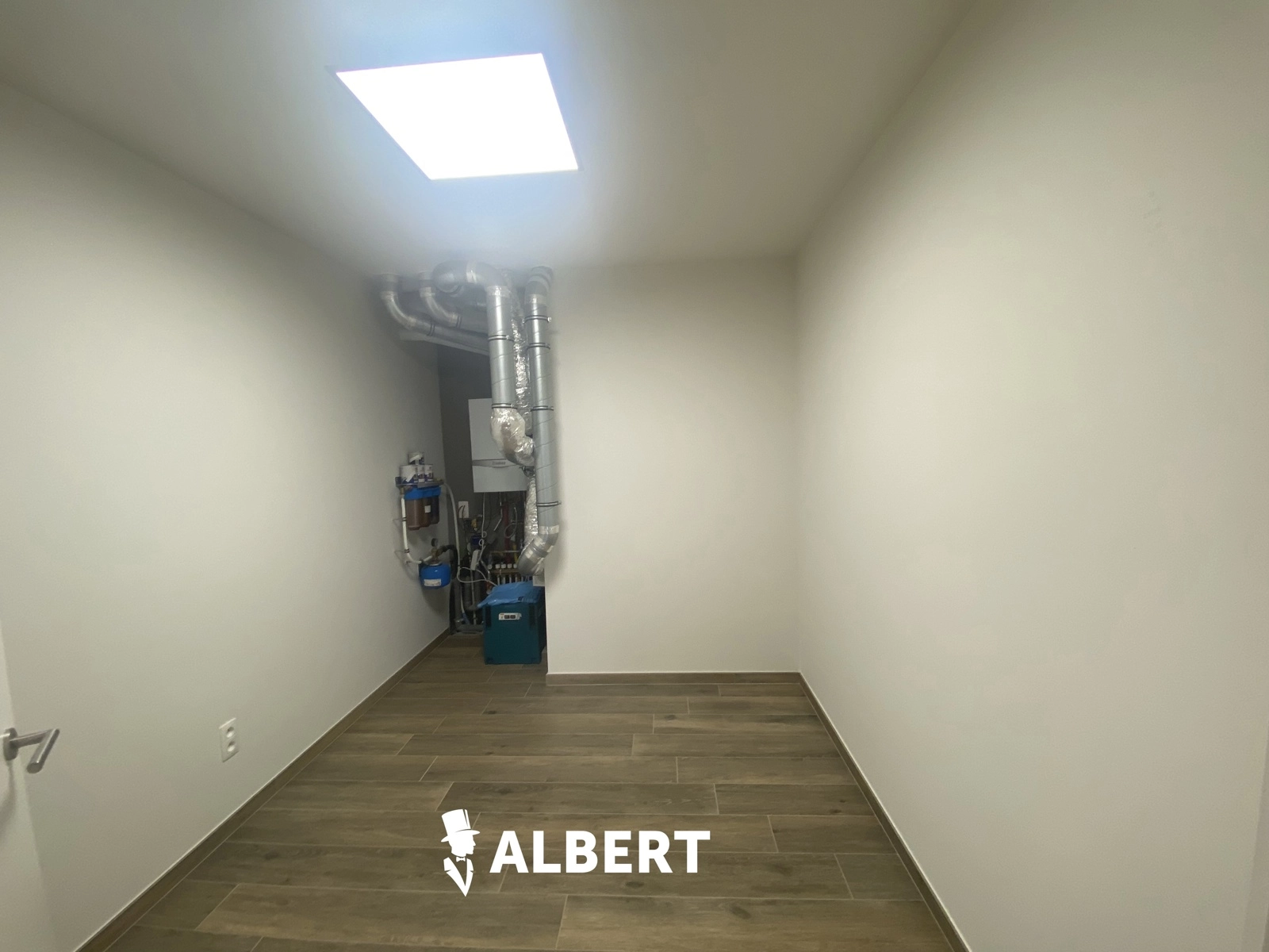 ecb92751681f40e0b7cc4a2558413611 photo