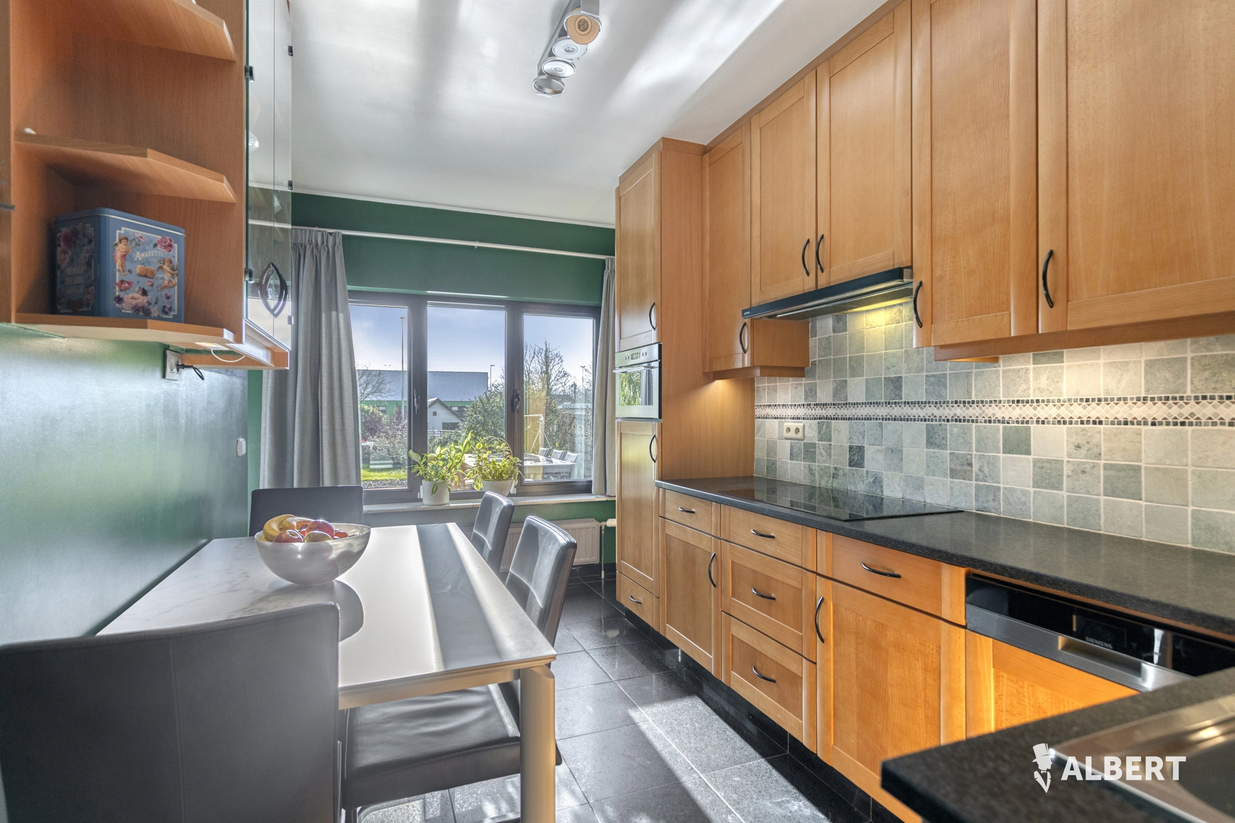 03e60a53859c4998818927e4969581e2 photo