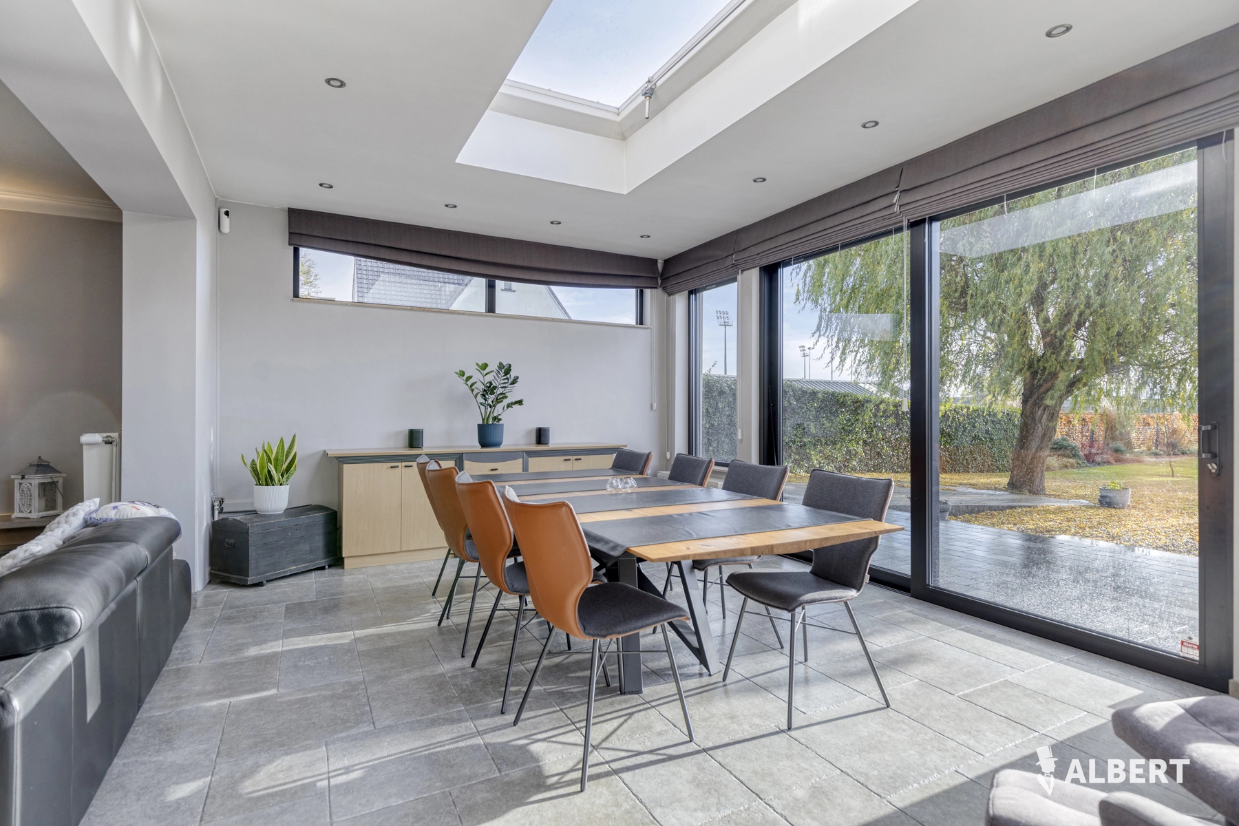 237ac1ae72aa4f53b73d4087f59d40de photo