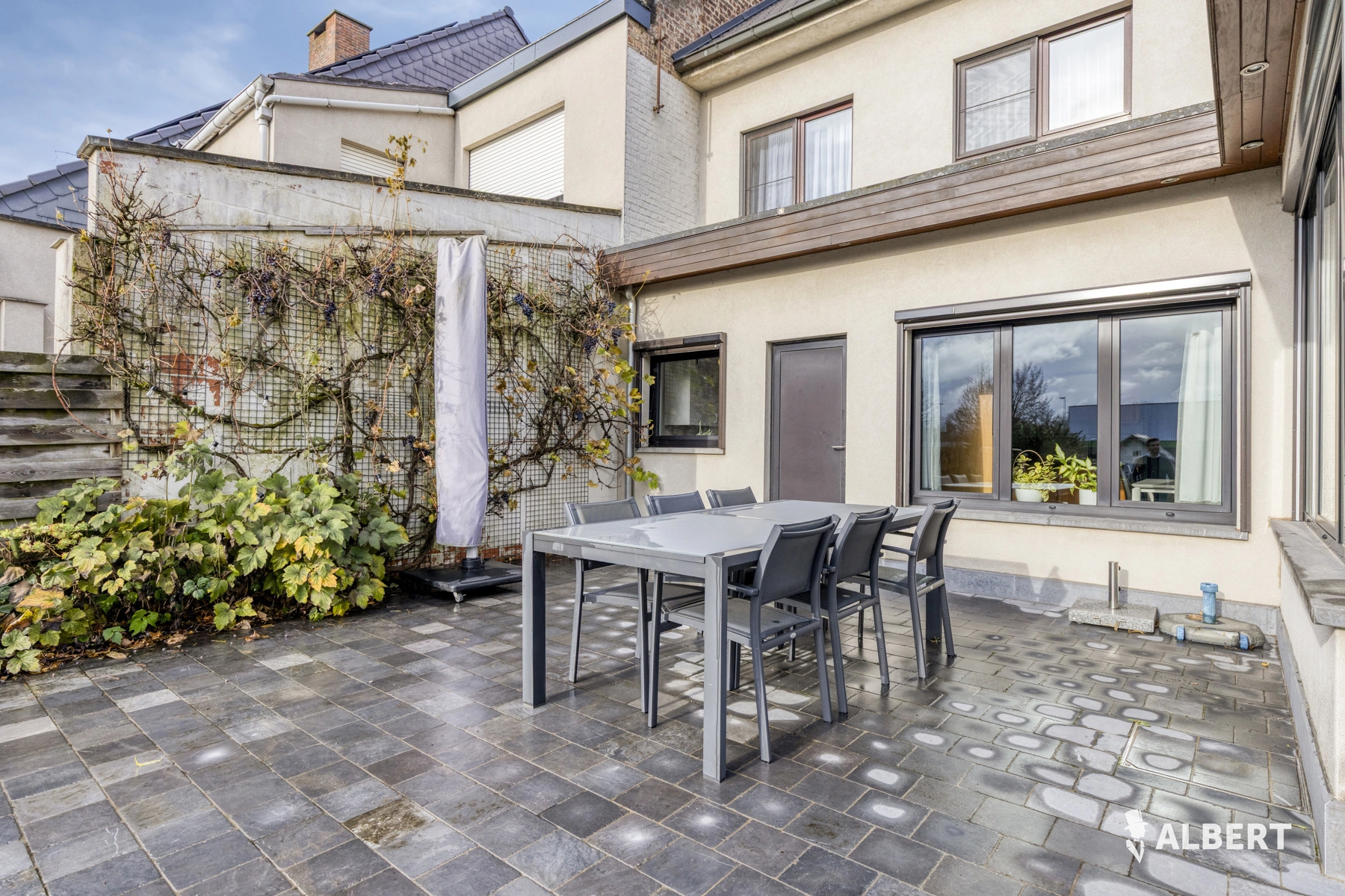 d08ea23f9df0478fa73d9e2a38d5d911 photo