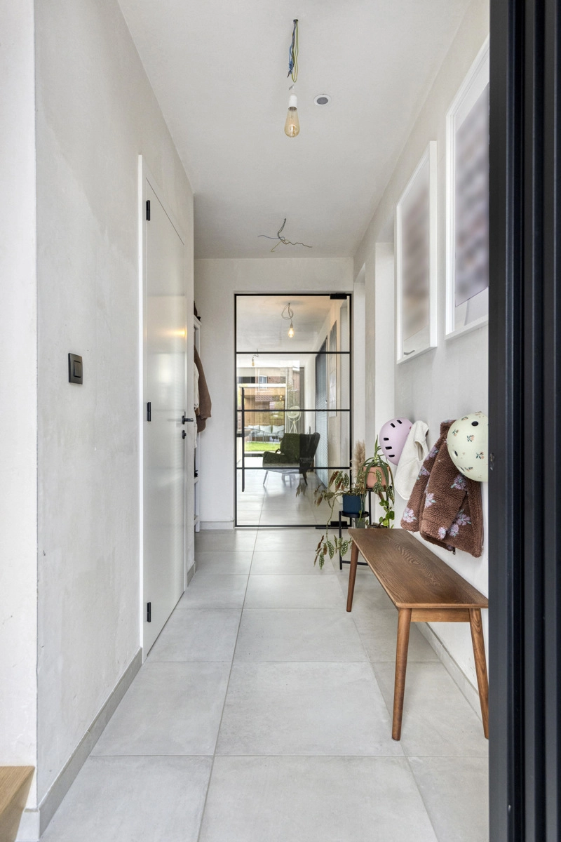 0231e2c08cf048daab0e142d96401018 photo