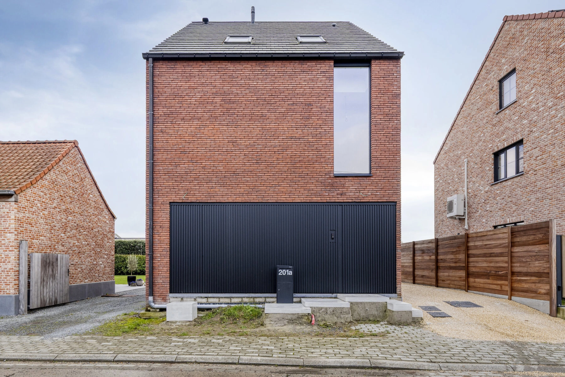 261a4fe2d7654e2b968ee48b08588030 photo