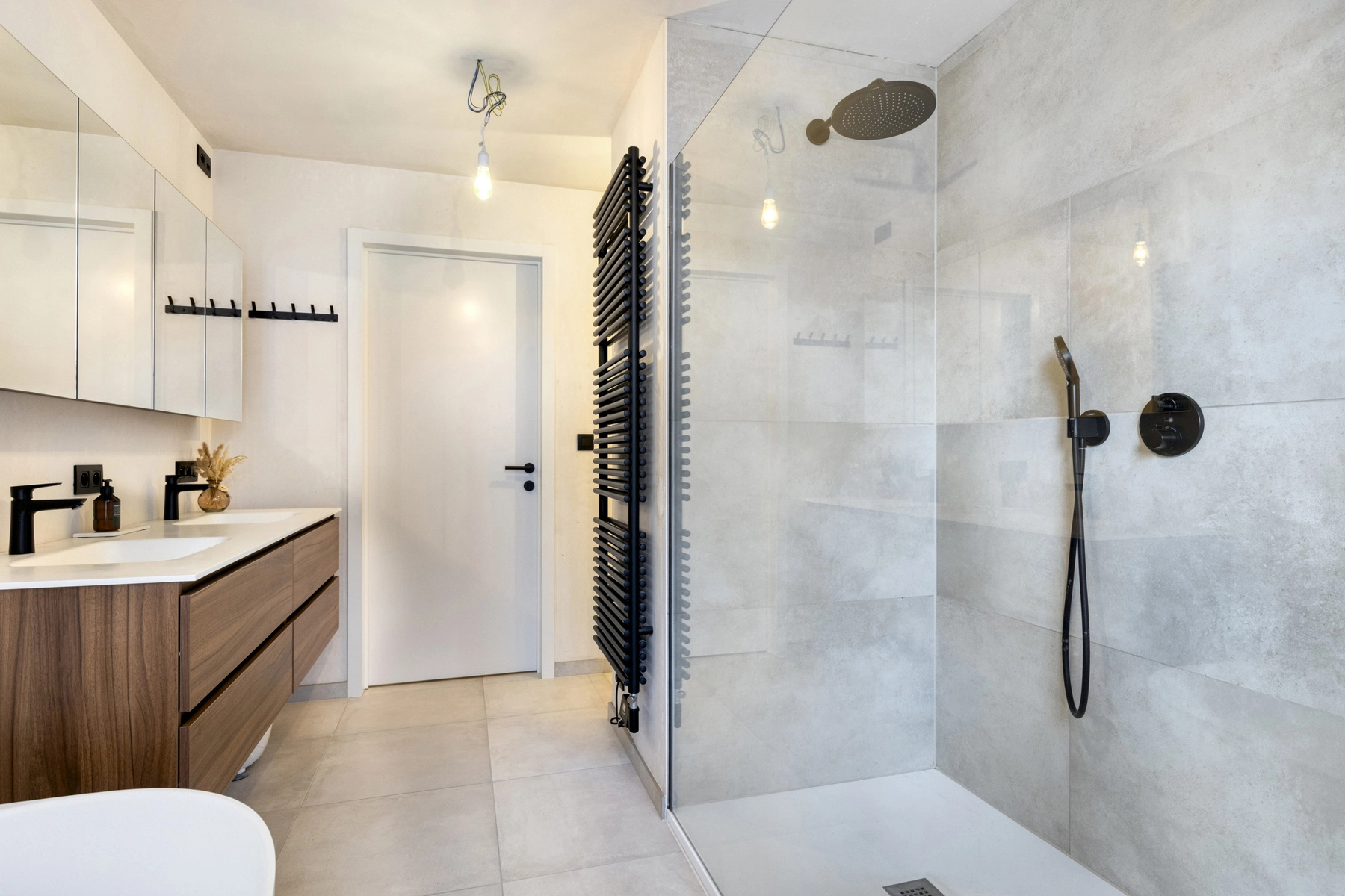 3308f36765a04070bb6d407407a5785b photo