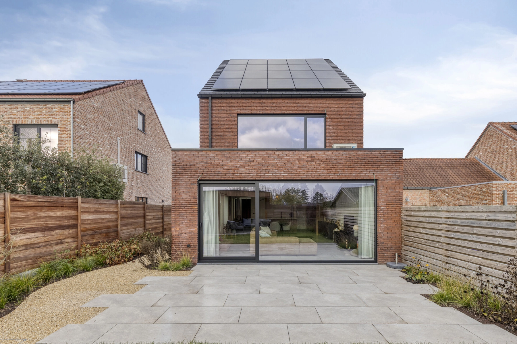 6adf118fe98f47e98973b144fe8bdad8 photo