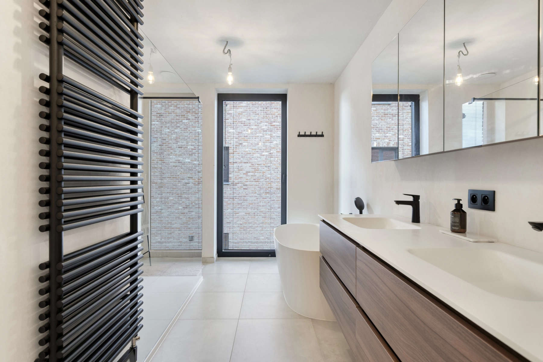 da41d32587024d60ba50be69b4a03dcb photo