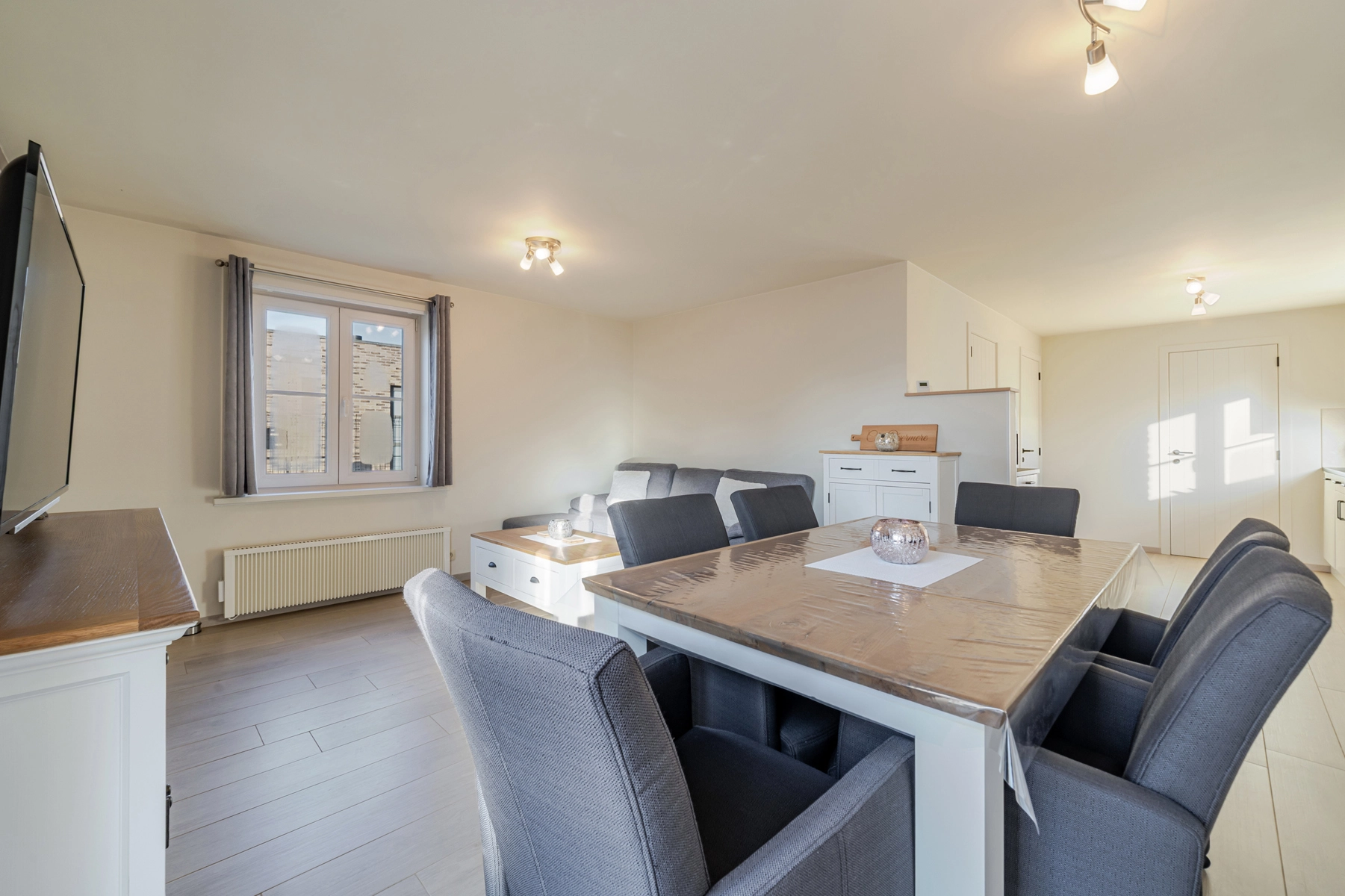 3393406ed13545a79bf969e9eff7452b photo