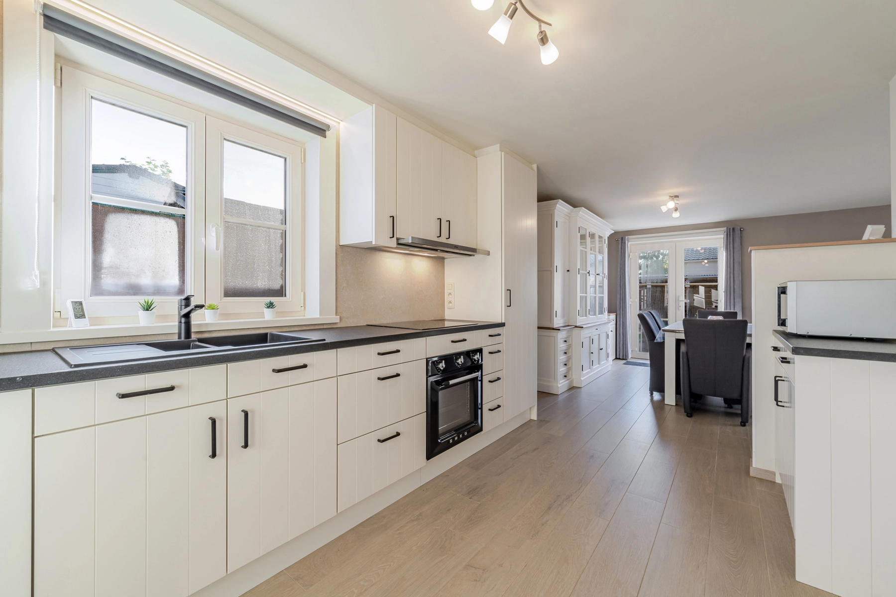 b4aed535078e4166ba6782d2d19d31fa photo